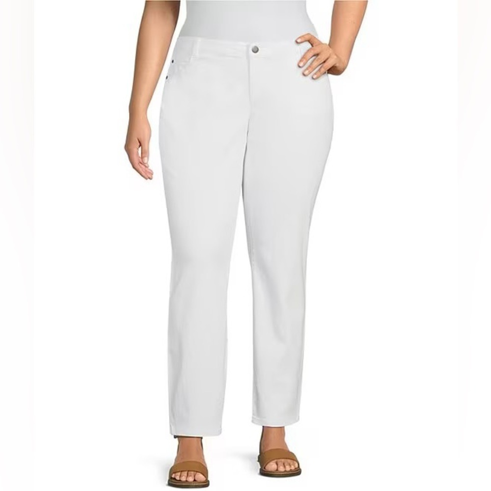 NWT Westbound White The Fit Formula Fit Mid Rise Straight Leg Stretch Jeans 22WR